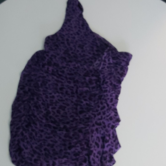 Shirt - Picture 2 of 4